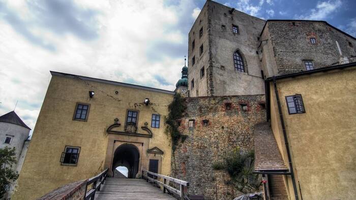 Hrad Buchlov - jeden z nejstarších a nejmohutnějších královských hradů-1