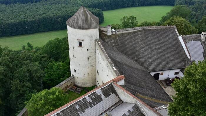 Hrad Buchlov - jeden z nejstarších a nejmohutnějších královských hradů-4