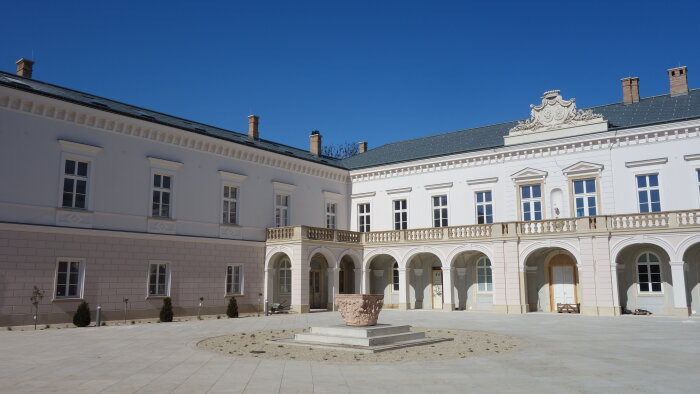 Manor house in Voderady-2