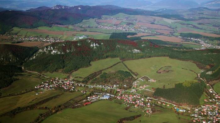 The village of Lietavská Svinná-1