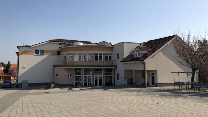 Kulturális és információs központ Šenvice-1