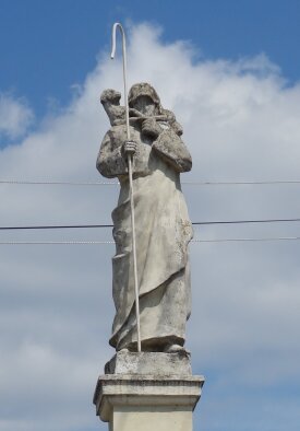 Statue eines guten Hirten am Straßenrand-2