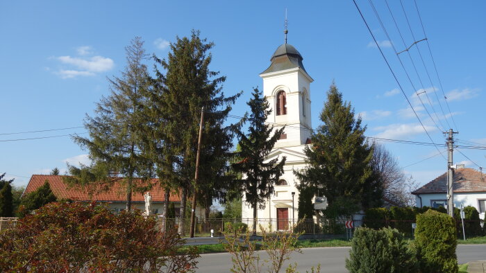 Szent Anna római katolikus templom - Veľký Grob-1