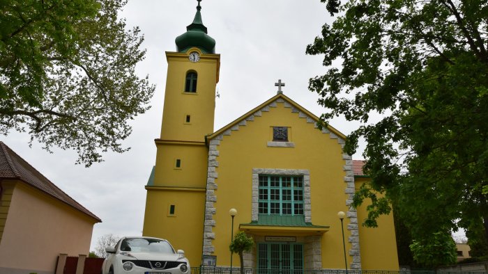 Evangelische Kirche - Großes Grab-3