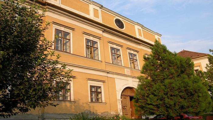 Amadeov manor house with a park - Gabčíkovo-2