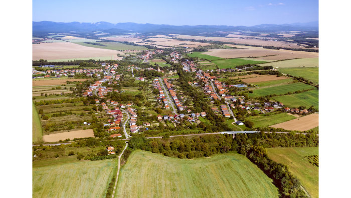 Das Dorf Sľažany-1