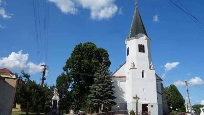 Kostol Najsvätejšej Trojice - Vištuk-1
