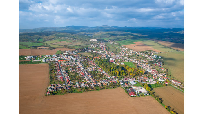 Das Dorf Chtelnica-7
