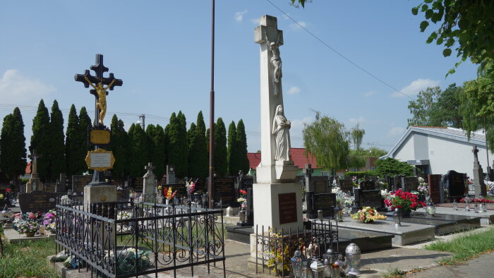 Cemetery - Zeleneč-2