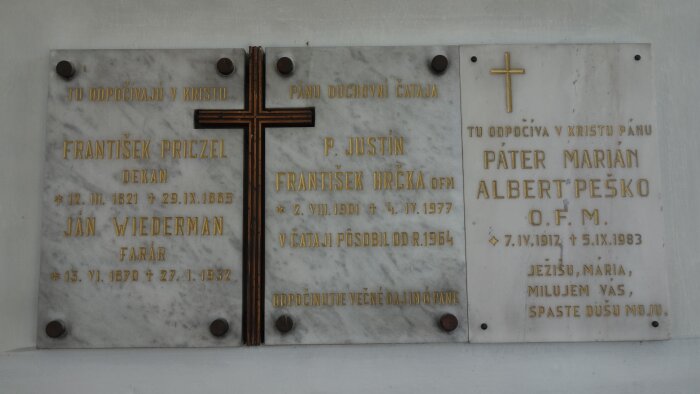 Kaplnka sv. Kríža na cintoríne - Čataj-3