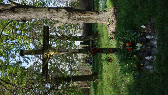 Dřevěný kříž na hřbitově - Velké Úlany, Hajmáš-4