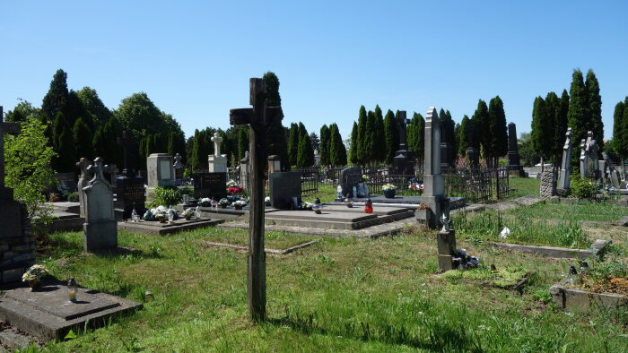 Hřbitov - Velké Úlany-1