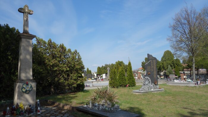 Cemetery - Veľké Úľany-3