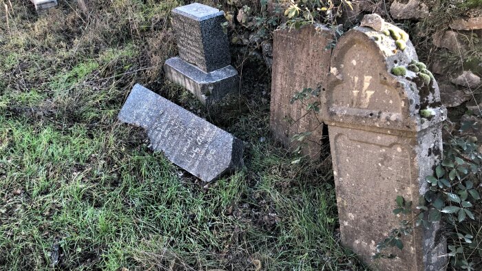 Jüdischer Friedhof - Trstín-11