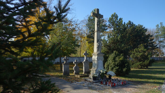 Cemetery- Pavlice-4