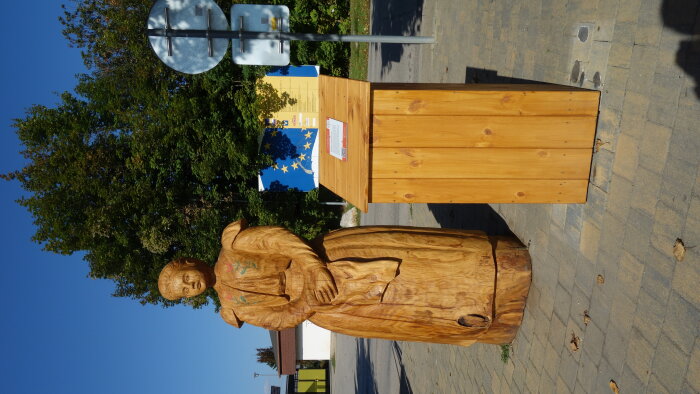 Statue of Mária Hollósyová - Cífer-2
