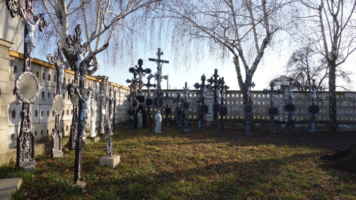 Cemetery with a cross and a house of mourning - Voderady-1