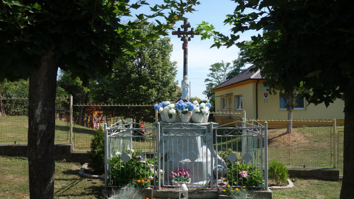 Kříž u kostela - Jablonec-1