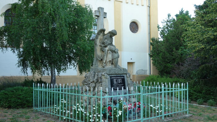 Emlékmű elesett katonáknak Jablonec-3