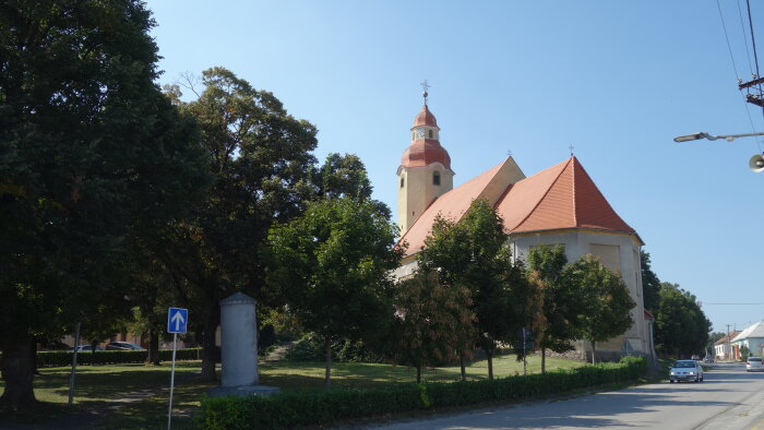 Kirche St. Martina z Tours - Suchá nad Parnou-3