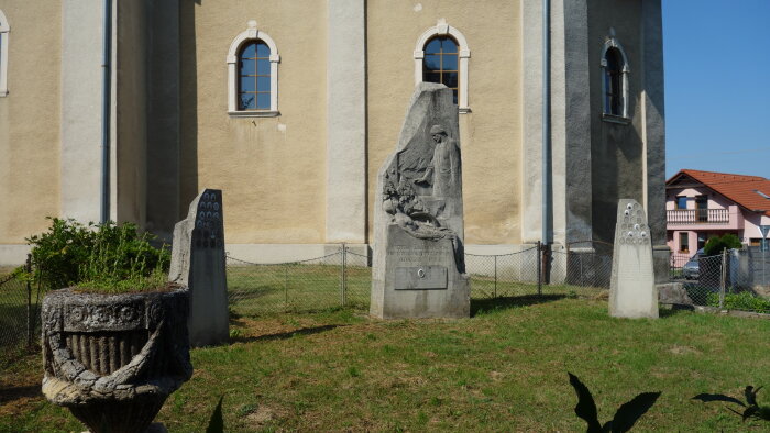 Pomník padlým v 1. svetovej vojne - Suchá nad Parnou-1