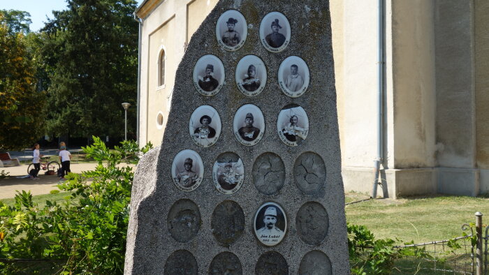 Monument to the fallen in the First World War - Suchá nad Parnou-2