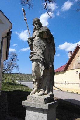 Statue des hl. Urban - Suchá nad Parnou-3