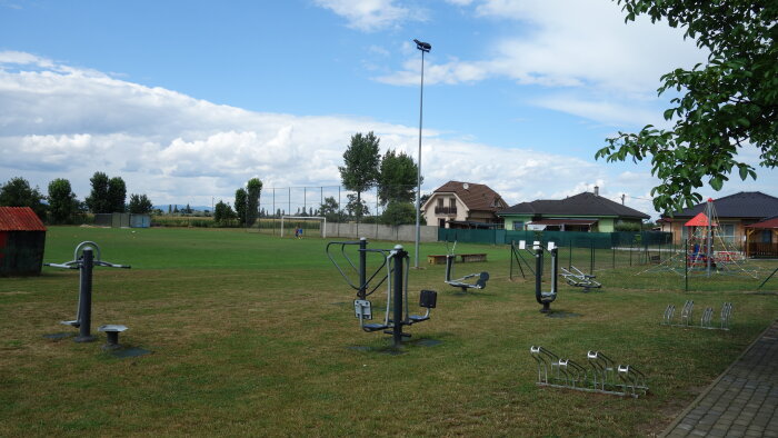 Játszótér és gyakorlóterület - Čataj-2