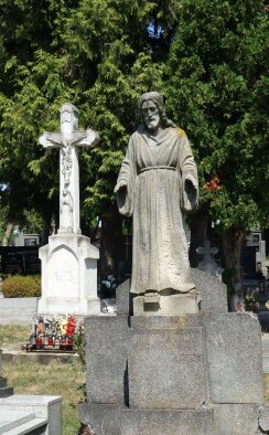 Hlavný kríž na cintoríne - Budmerice-3