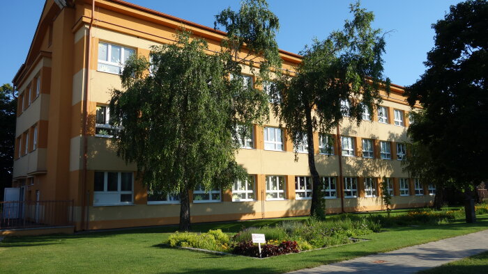 Základní škola, Zeleneč-1